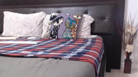 milfa online show from October 8, 4:39 am