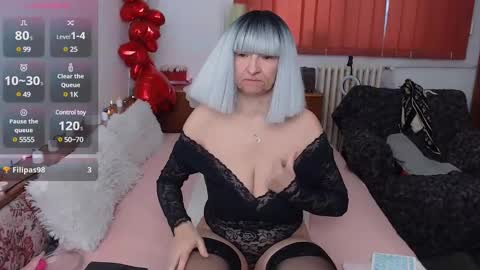 Snapshot of milfdolores chatting on February 11, 5:37 am milfdolores online show from February 11, 5:37 am