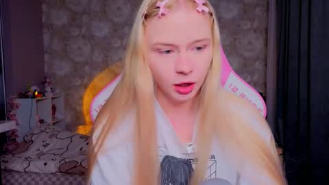 Milia online show from March 21, 10:59 pm