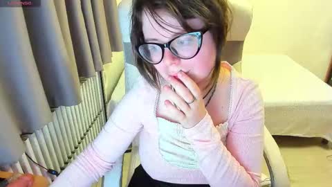 Snapshot of milisasweet chatting on October 4, 9:52 pm MilisaSweet online show from October 4, 9:52 pm