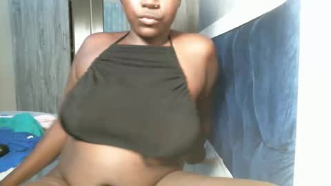 milk_goddes online show from December 20, 10:36 pm