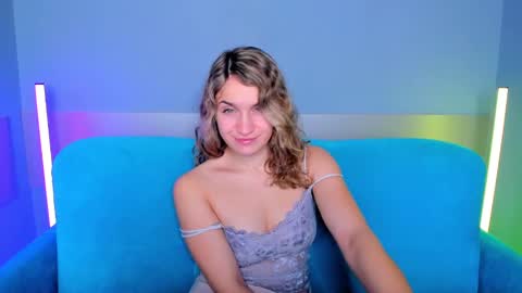 milkablond online show from December 10, 1:00 am
