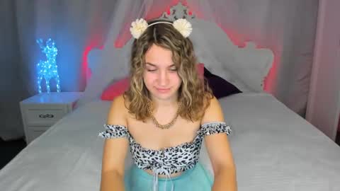 milkablond online show from December 16, 12:37 am