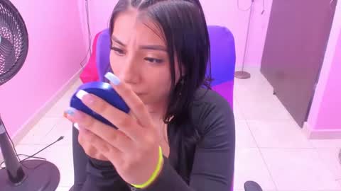 Snapshot of milky__boobs69 chatting on December 13, 12:50 pm vale online show from December 13, 12:50 pm