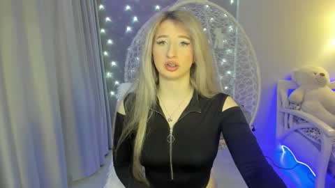 Vivian online show from October 7, 12:31 pm