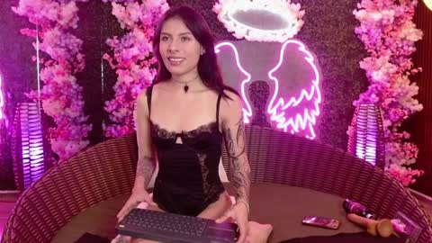 MILLA online show from December 5, 1:28 pm
