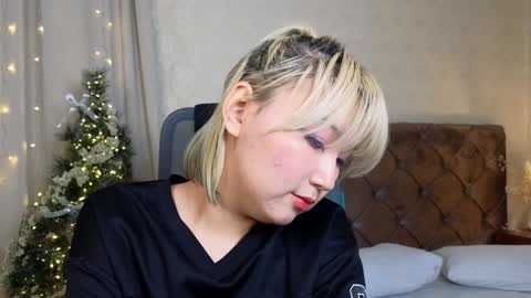 Snapshot of milla_waves chatting on January 9, 5:00 pm Milla or just Mi online show from January 9, 5:00 pm