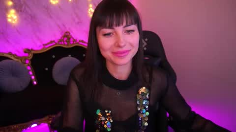 millaluxlove online show from January 12, 8:19 am