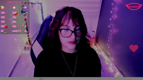Snapshot of millandiux chatting on January 25, 3:19 am millandiux online show from January 25, 3:19 am
