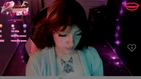 Snapshot of millandiux chatting on February 21, 2:17 am millandiux online show from February 21, 2:17 am