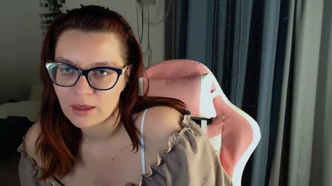 Milla online show from December 2, 6:19 pm