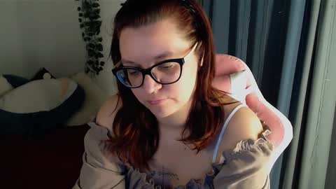 Milla online show from December 16, 4:38 pm