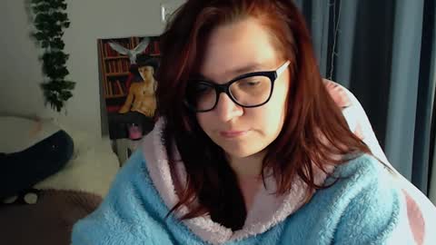 Milla online show from December 4, 5:33 pm
