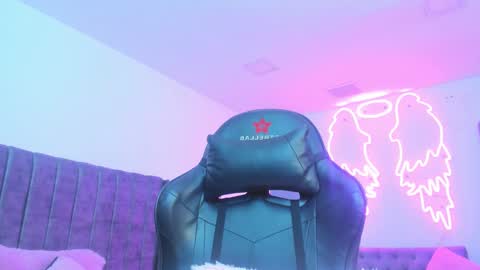 miller_silvana online show from February 17, 12:26 pm