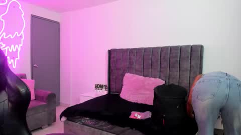 miller_silvana online show from February 20, 12:07 pm