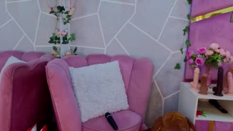 milleyjones_ online show from December 1, 7:49 pm