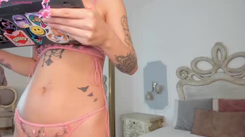 Snapshot of millie_byers chatting on October 5, 11:37 am millie_byers online show from October 5, 11:37 am