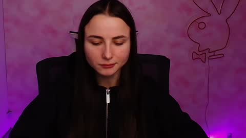 Snapshot of milly_liss chatting on December 13, 7:04 am Milly online show from December 13, 7:04 am