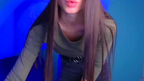 Milly online show from October 2, 1:49 pm