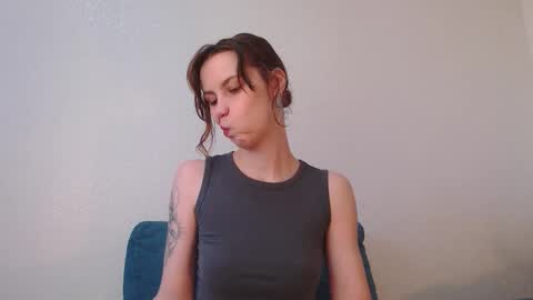 Snapshot of milly_ross23 chatting on October 15, 7:22 am Milly online show from October 15, 7:22 am