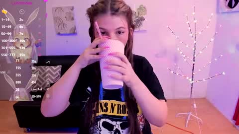 Snapshot of millysandler chatting on January 28, 12:54 pm Milly online show from January 28, 12:54 pm