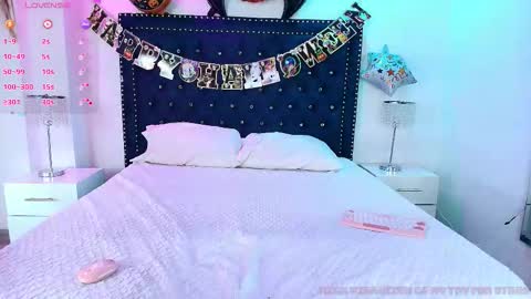 Snapshot of milu_ballmer chatting on October 30, 7:15 pm Milu ballmer  online show from October 30, 7:15 pm