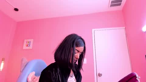 milu_carbajal_x online show from February 20, 10:50 am