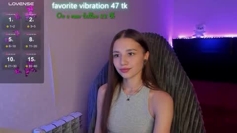 Snapshot of milyamess chatting on September 24, 4:17 pm Emily online show from September 24, 4:17 pm