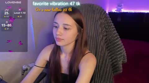 Snapshot of milyamess chatting on October 15, 7:16 pm Emily online show from October 15, 7:16 pm