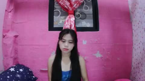 mimiyolove online show from September 18, 10:36 am