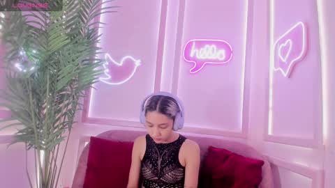Minji online show from March 3, 11:47 am