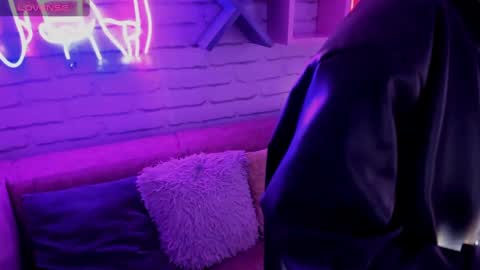 Minji online show from January 6, 11:51 am