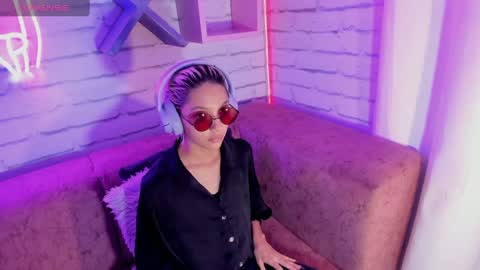 Minji online show from January 8, 11:43 am