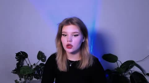 hi Im Mina  online show from January 22, 9:02 am