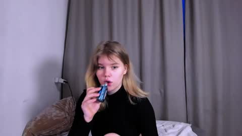 hi Im Mina  online show from January 17, 1:36 am