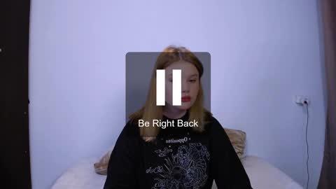 Snapshot of mina27372 chatting on September 29, 12:43 pm hi Im Mina online show from September 29, 12:43 pm