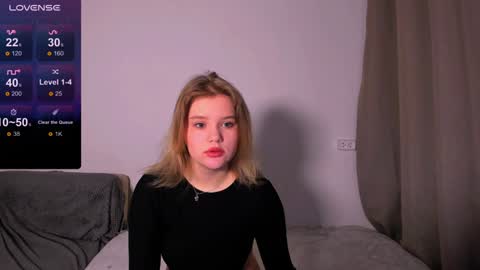 hi Im Mina  online show from December 23, 1:18 am