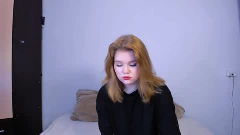 Snapshot of mina27372 chatting on September 25, 12:04 pm hi Im Mina online show from September 25, 12:04 pm