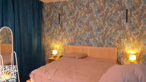 Mindi online show from December 4, 7:21 am