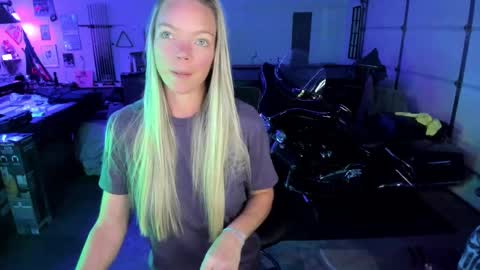 Mindy Mars online show from October 17, 2:31 pm