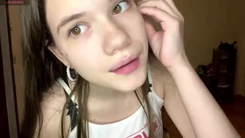 Amelia online show from November 20, 4:30 pm