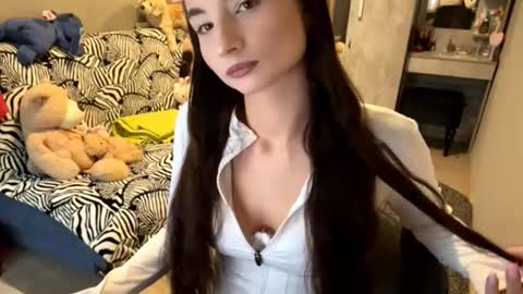 Emilia online show from September 12, 5:52 am