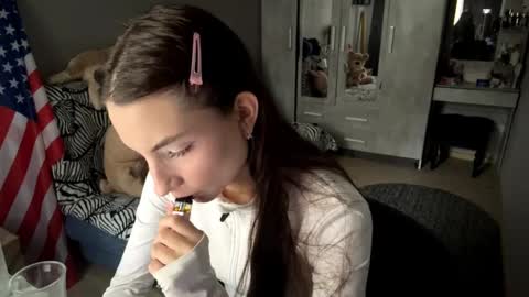 Emilia online show from September 15, 1:47 am