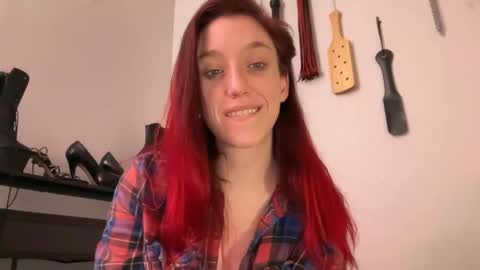 Snapshot of minnyminx chatting on February 10, 1:14 am Minx online show from February 10, 1:14 am
