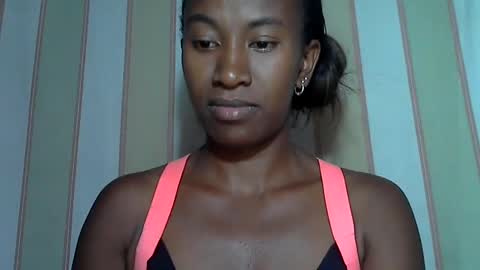 minouch211907 online show from January 17, 6:23 pm