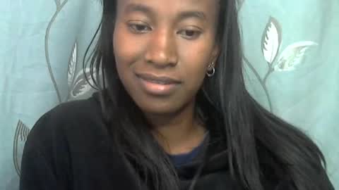 minouch211907 online show from July 4, 5:14 am