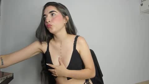 minty151 online show from December 22, 3:26 pm