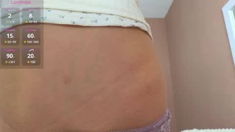 Snapshot of miolia chatting on December 29, 10:34 am lia online show from December 29, 10:34 am