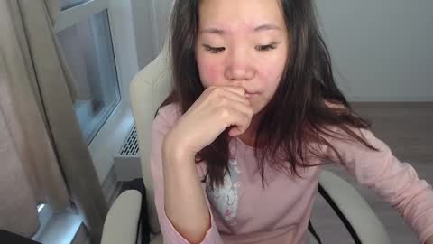 Snapshot of mira_g chatting on March 10, 11:45 am mira_g online show from March 10, 11:45 am