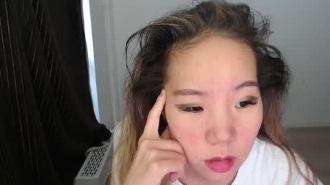 Snapshot of mira_g chatting on October 22, 1:05 pm mira_g online show from October 22, 1:05 pm